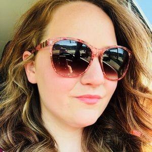 Meet your Posher, Jennie